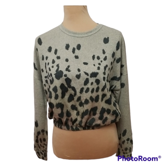 gaze Tops - Leopard crop top, size S